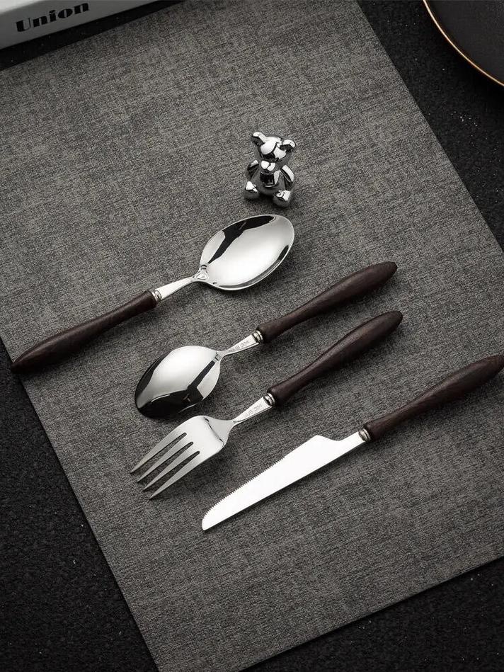 what does it mean to spoon